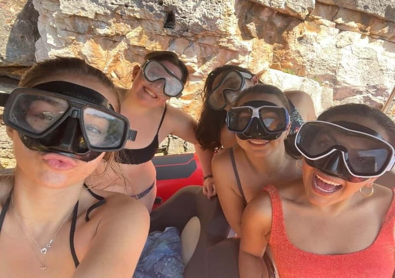 From Split: Blue Cave, Hvar, Mamma Mia, 5 Islands boat Tour - Komiža, the Mamma Mia stop on Vis