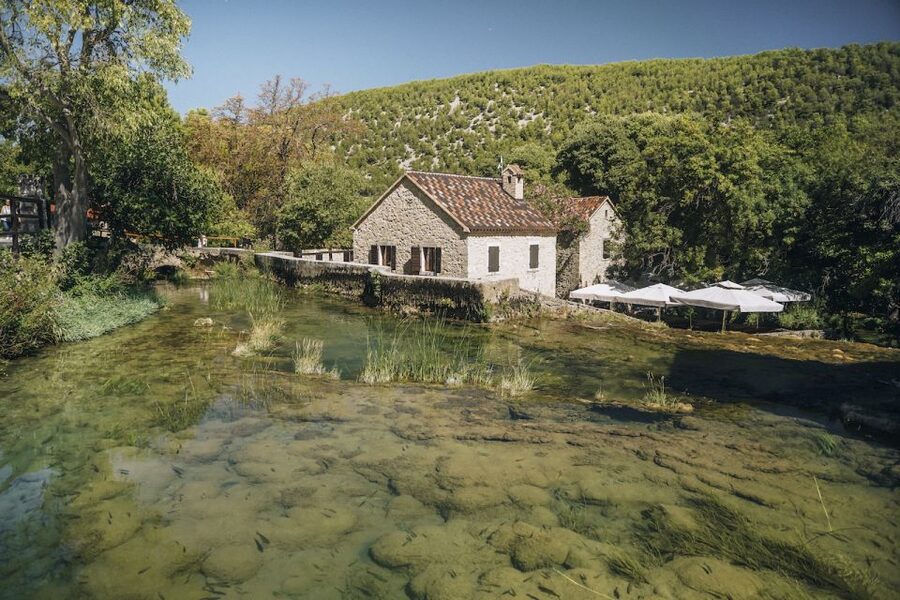 From Split: Krka Waterfalls Tour with Boat Cruise & Swimming - Free time in Skradin: swim, eat, or climb to the fortress