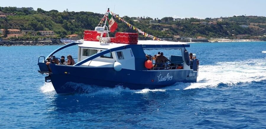 From Tropea: Capo Vaticano boat tour with snorkel & aperitif - The aperitif and the Italian summer mood