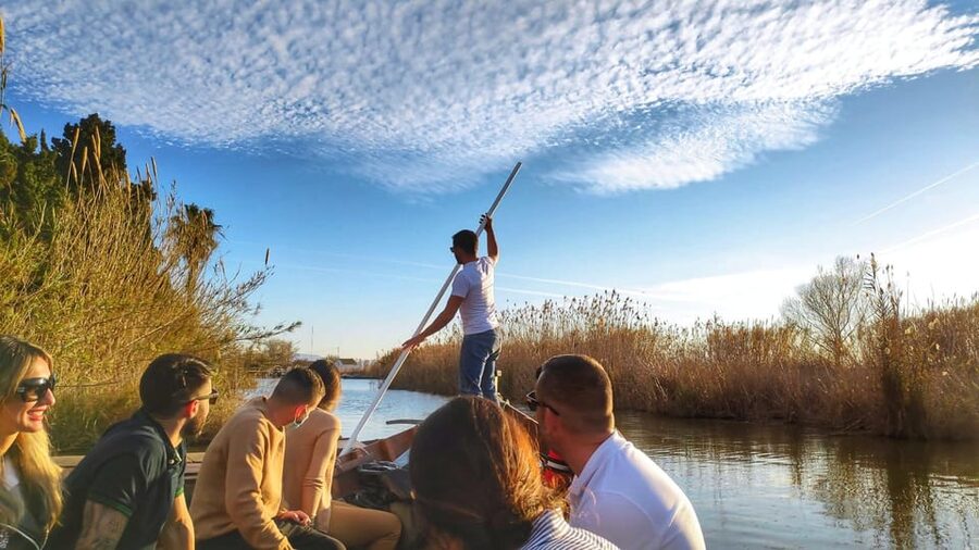 From Valencia: Albufera Natural Park Eco Boat Tour & Sunset - Guides, languages, and the pace of the day