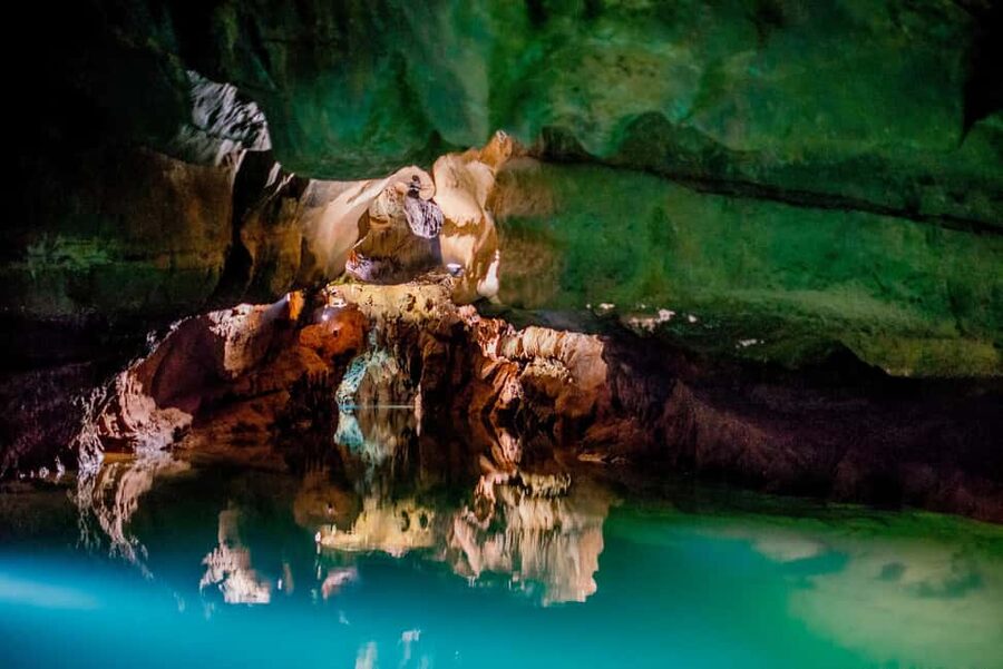 From Valencia: Cueva de Sant Josep Boat Tour with Guide - Entering the cave and boarding the boat