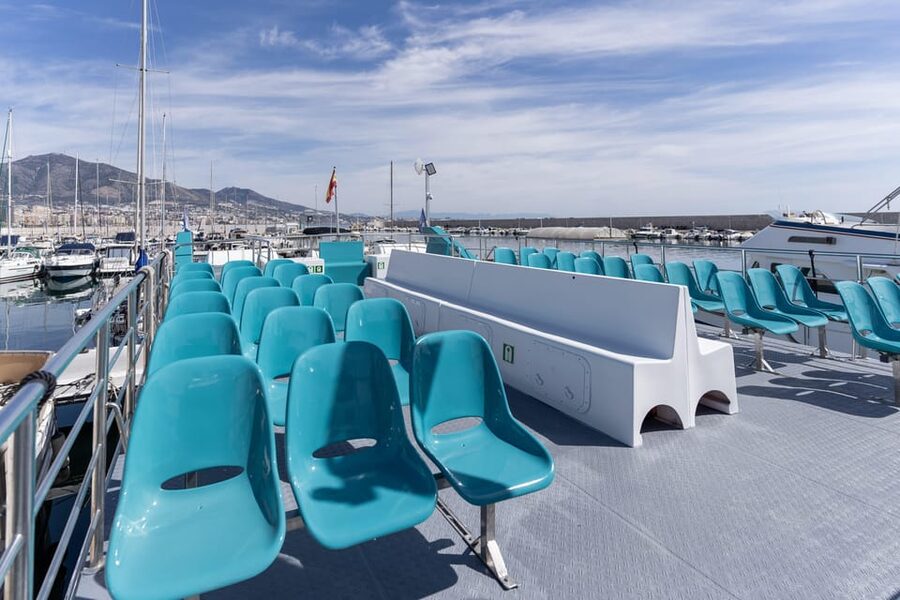 Fuengirola: Catamaran Tour to Spot Dolphins - Space, seating, and the on-board bar