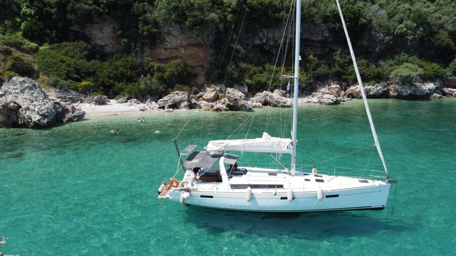 Gouvia: Corfu Island Sailing Trip with Snack and Soft Drinks - A five-hour escape from Gouvia Marina