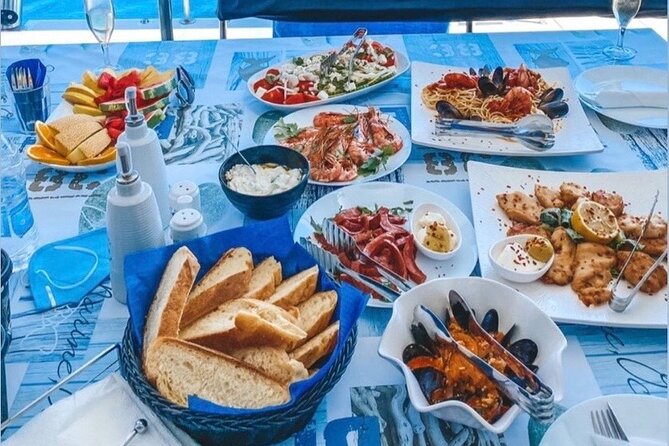 Half-Day Exclusive Catamaran Cruise in Santorini with Meal and Open Bar - Is the $133 price good value?