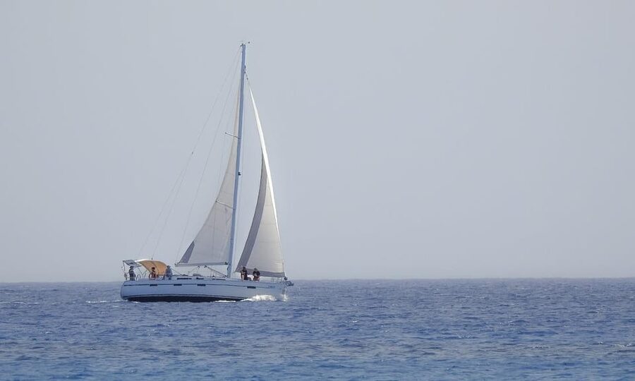 Heraklion: Sailing Cruise to Dia Island with Drinks and Meal - A Friendly Crew Matters on a Small Boat