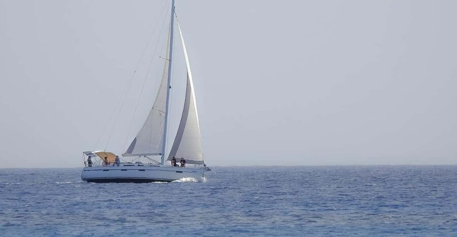 Heraklion: Sailing Cruise to Dia Island with Drinks and Meal - Lunch With Tzatziki, Shrimp Spaghetti, and Raki