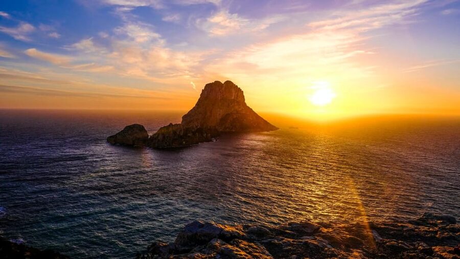 Ibiza: Midday or Sunset Sailing with Snacks and Open Bar - What the open bar and snacks really add