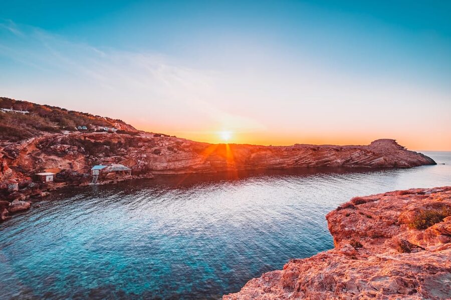 Ibiza: Midday or Sunset Sailing with Snacks and Open Bar - What to bring and what to expect on the day