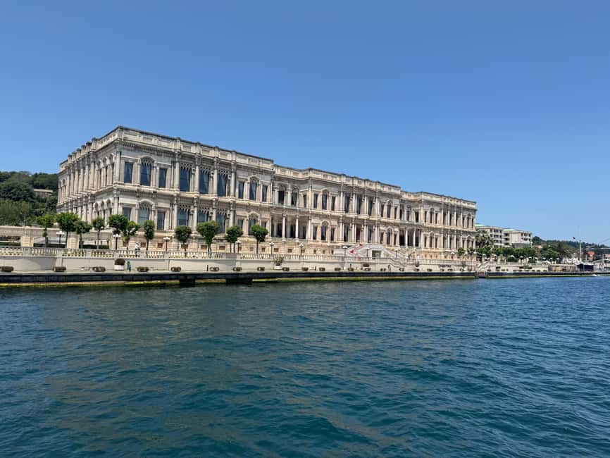 Istanbul Bosphorus: 3-Hour Day Cruise's with Asian Side Stop - Bebek, Rumeli Fortress, and the turning point