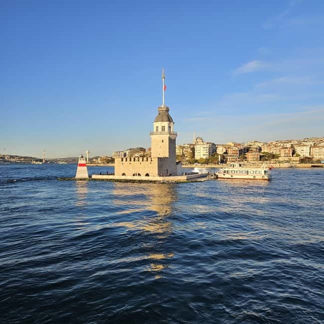 Istanbul Bosphorus: 3-Hour Day Cruise's with Asian Side Stop - The return past Kuleli and Maiden’s Tower