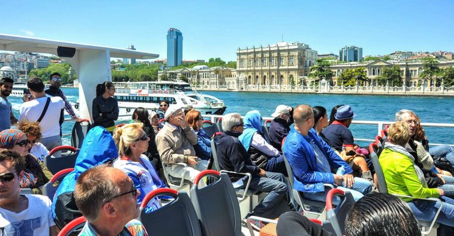 Istanbul: Bosphorus Cruise w/Audio Guide and Sunset Option - Golden Horn views and the first historic sights