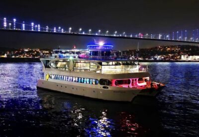 Istanbul: Bosphorus Cruise with Dinner Show