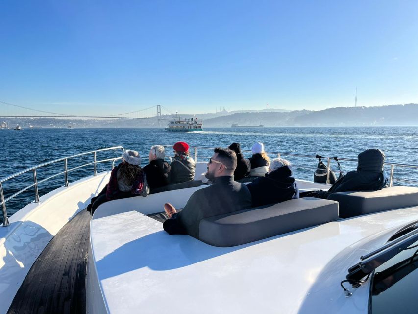 Istanbul: Bosphorus Cruise with Stopover on the Asian Side - Ortaköy and the first Bosphorus Bridge