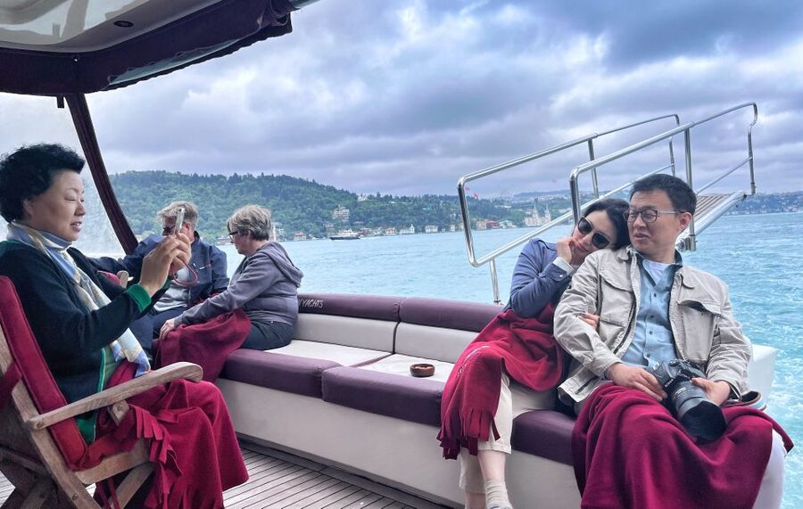 Istanbul: Bosphorus Cruise with Stopover on the Asian Side - Arnavutköy and the waterfront villas