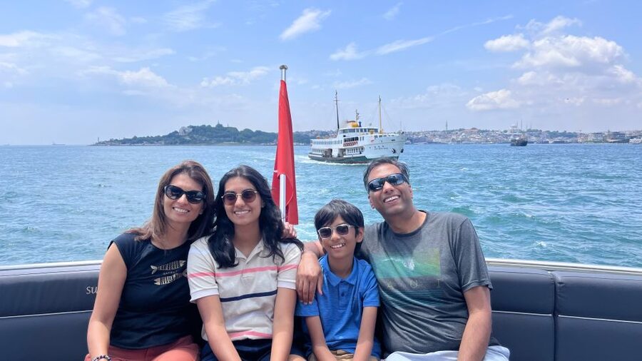 Istanbul: Bosphorus Cruise with Stopover on the Asian Side - Rumeli Fortress and the second bridge