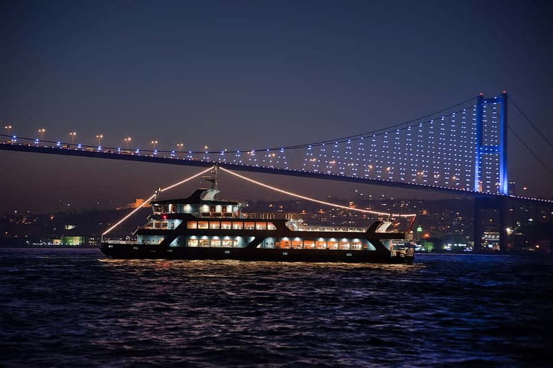 Istanbul: Bosphorus Dinner Cruise & Turkish Night Show - Unlimited drinks, with one important catch