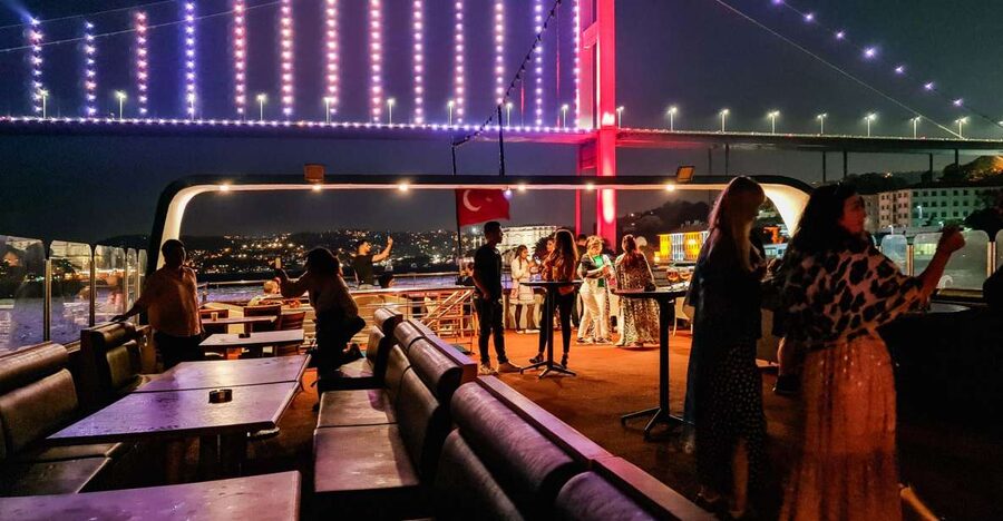 Istanbul: Bosphorus Dinner Cruise w/ Drinks & Entertainment - Rumeli Fortress and Anatolian Castle from the water
