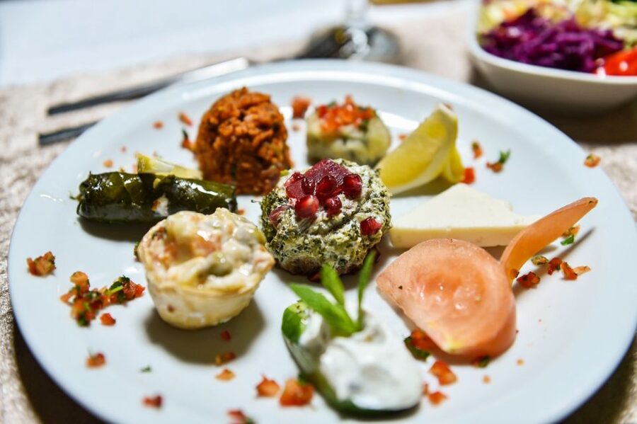Istanbul: Bosphorus Dinner Cruise w/ Drinks & Entertainment - Dinner, drinks, and the value of the $35 price