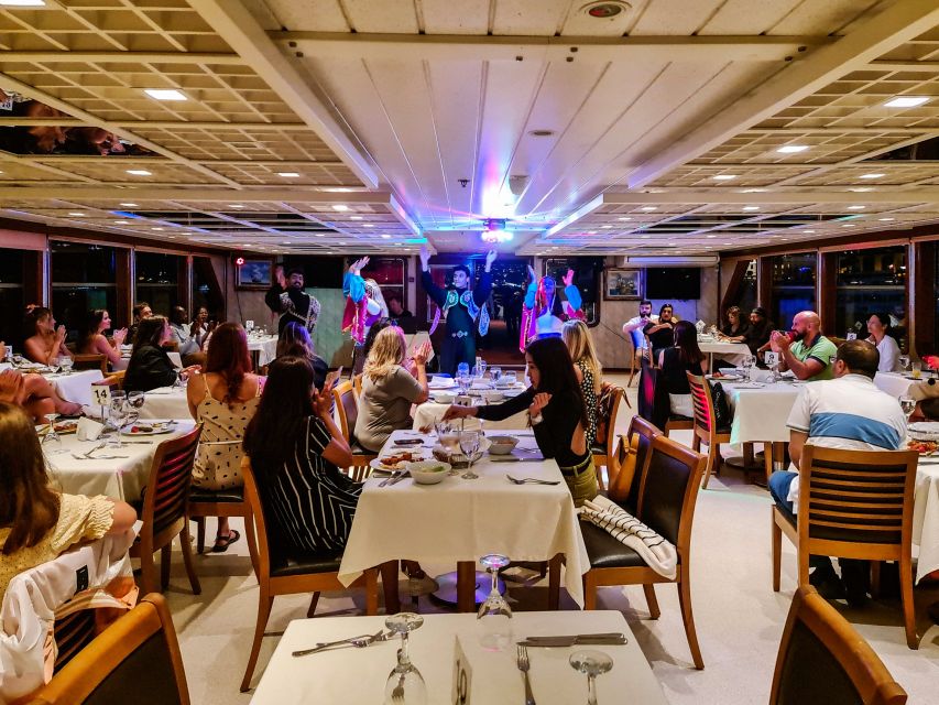 Istanbul: Bosphorus Dinner Cruise w/ Drinks & Entertainment - The show: Turkish traditions with a party finish