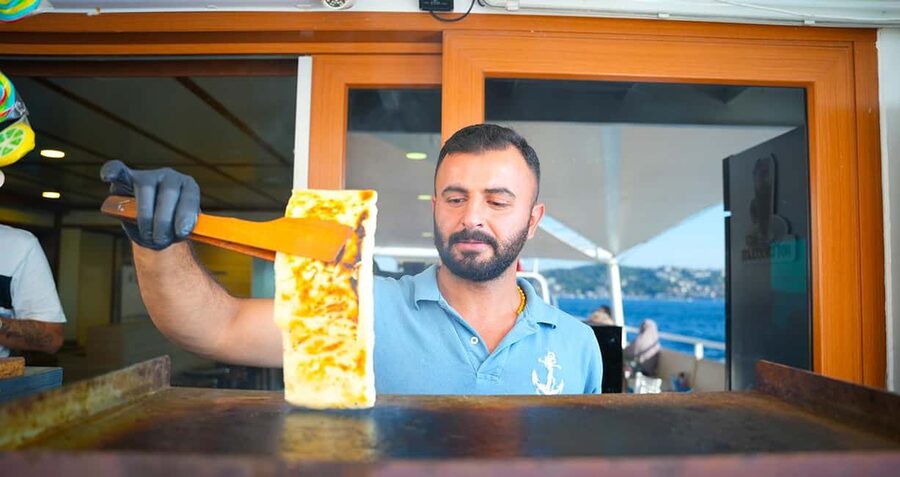 Istanbul: Bosphorus & Golden Horn Cruise Daytime or Sunset - Why the Bosphorus is Istanbul’s best viewing platform