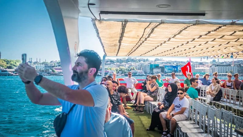 Istanbul: Bosphorus Sightseeing Cruise Tour with Audio Guide - Audio guide, live commentary, and what to bring