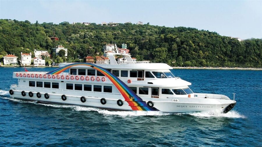 Istanbul: Bosphorus Sightseeing Cruise with Sunset Option - Boarding, timing, and the practical details
