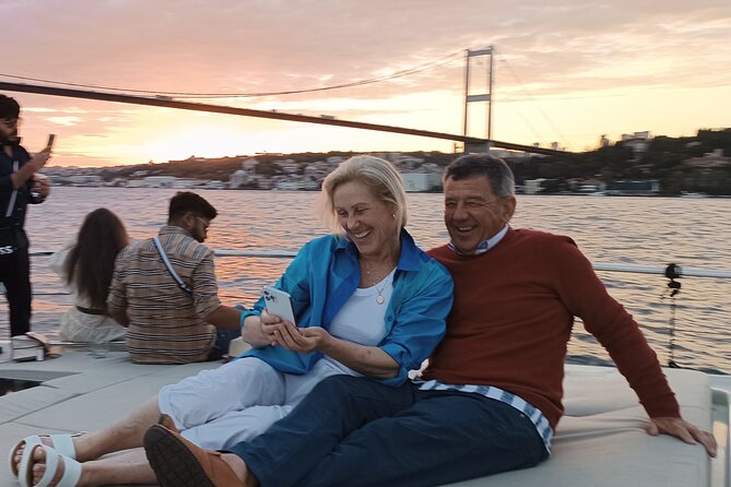 Istanbul Bosphorus Sunset Cruise on Luxury Yacht - Anadolu Hisarı and Küçüksu Palace