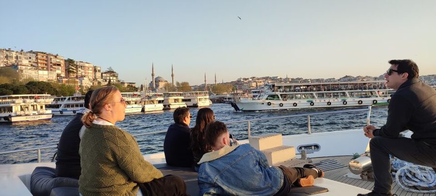 Istanbul: Bosphorus Sunset Cruise on Yacht with Live Guide - Why the Bosphorus is best seen at sunset