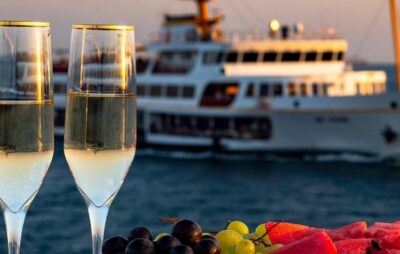 Istanbul: Bosphorus Sunset Cruise with Drinks & Snack