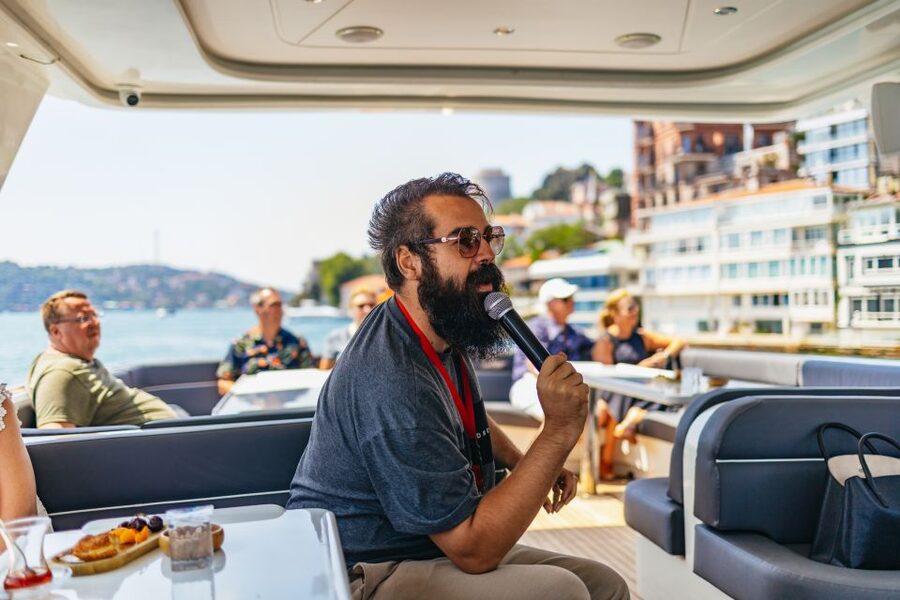 Istanbul: Bosphorus Yacht Cruise with Stopover on Asian Side - Kanlica: a quick taste of Istanbul’s Asian side