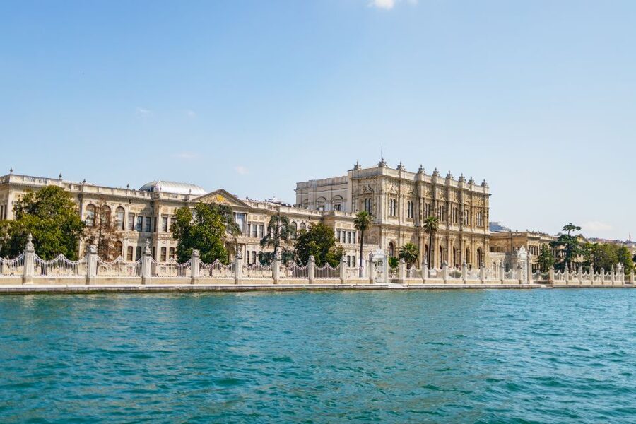Istanbul: Bosphorus Yacht Cruise with Stopover on Asian Side - Anatolian Fortress, Beylerbeyi, and Uskudar