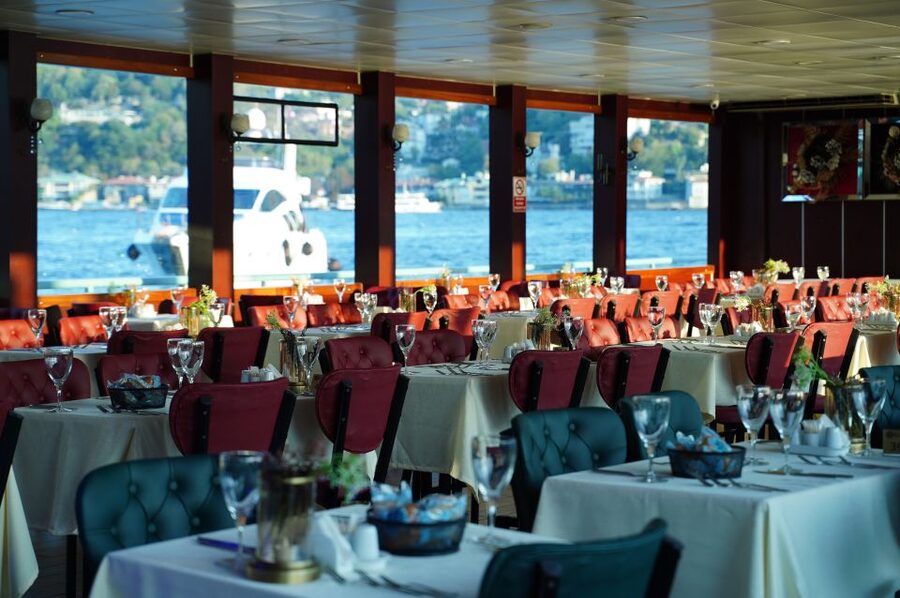 Istanbul: Dinner Cruise and Entertainment with Private Table - What this Bosphorus night is really like