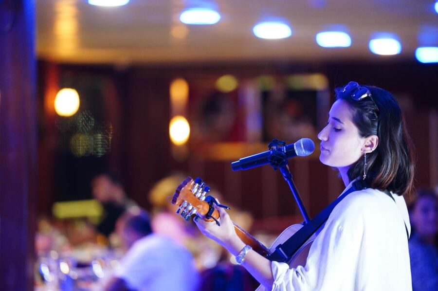 Istanbul: Dinner Cruise and Entertainment with Private Table - Beylerbeyi Palace and Maiden’s Tower