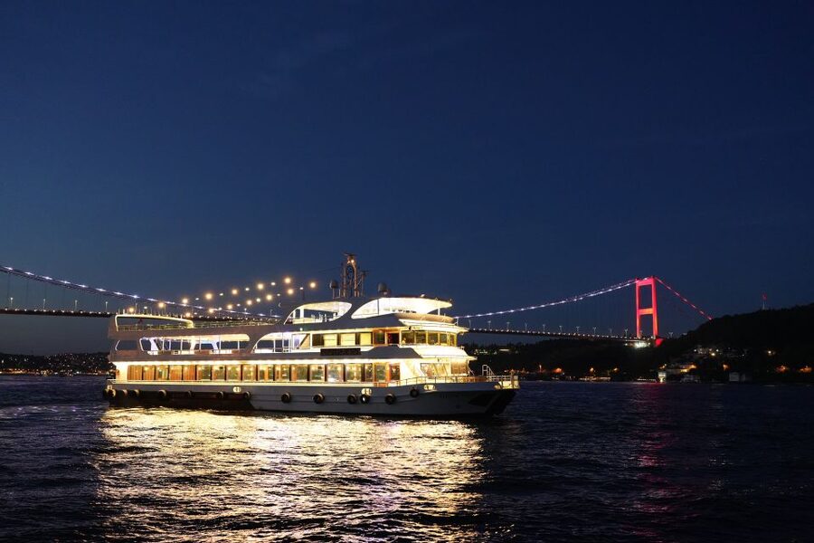 Istanbul: Dinner Cruise and Entertainment with Private Table - Folk dancing, belly dancing, and the DJ