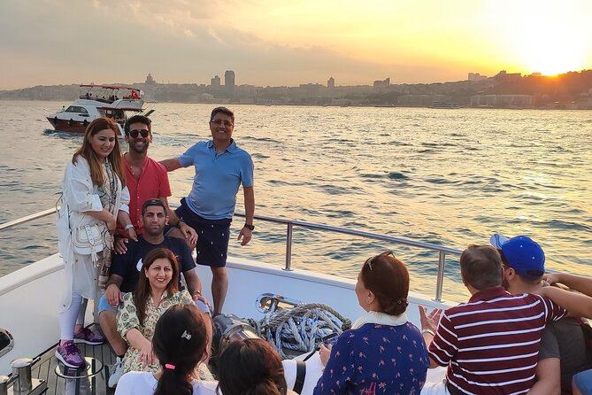 Istanbul Sunset Cruise on Luxury Yacht - Guided Group Cruise - Üsküdar and Maiden’s Tower at sunset