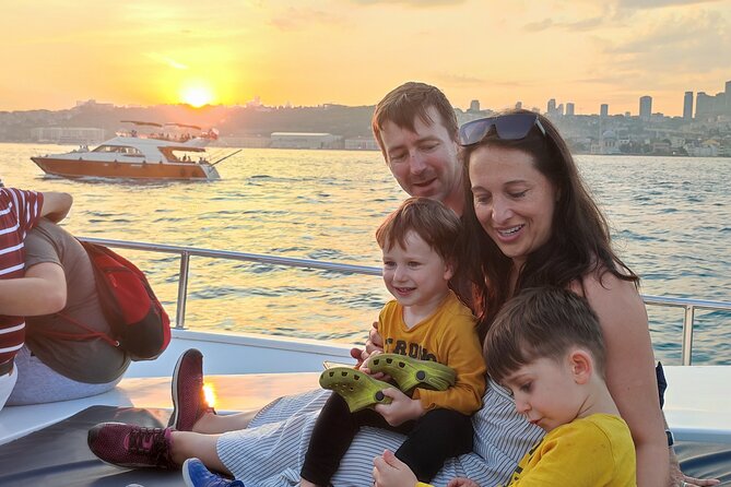 Istanbul Sunset Cruise on Luxury Yacht - Guided Group Cruise - Setting off from Kabataş and Dolmabahçe Palace