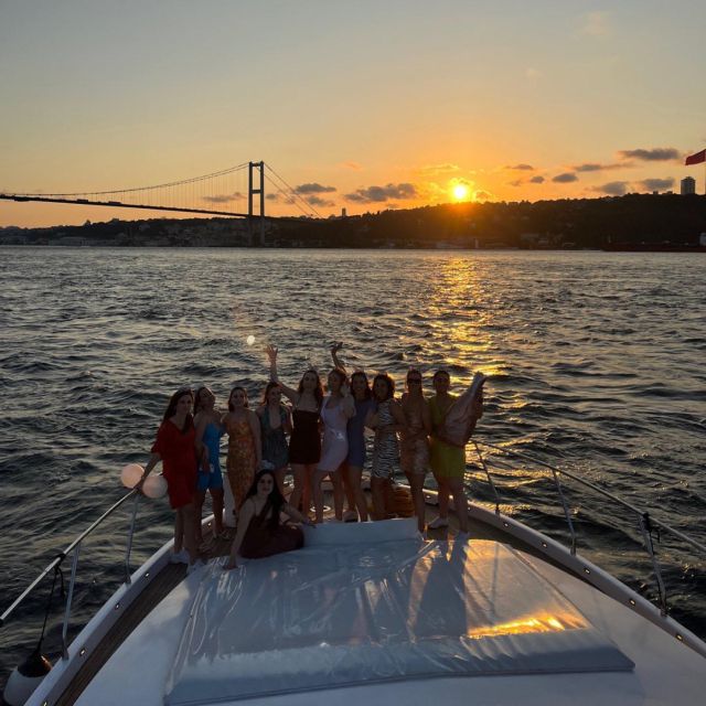 Istanbul: Sunset or Day Small-Group Yacht Cruise with Snacks - Dolmabahce Palace and Dolmabahce Mosque