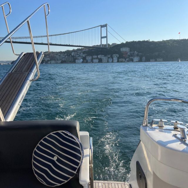 Istanbul: Sunset or Day Small-Group Yacht Cruise with Snacks - Maiden’s Tower, Eminonu, and the return route