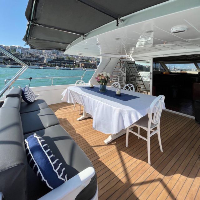 Istanbul: Sunset or Day Small-Group Yacht Cruise with Snacks - Boarding and choosing the right departure
