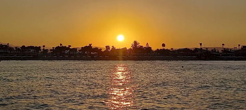 Larnaca: Sunset Cruise with Unlimited Wine & Beers - The semi-submarine and its underwater cabin
