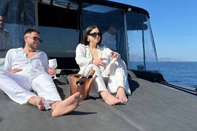 Luxury Catamaran Cruise, Dia Island –Open Bar & Lunch -Top Rated! - Key points at a glance