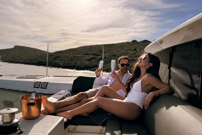 Luxury Catamaran Cruise, Dia Island –Open Bar & Lunch -Top Rated! - Three hours in Dia’s turquoise bay