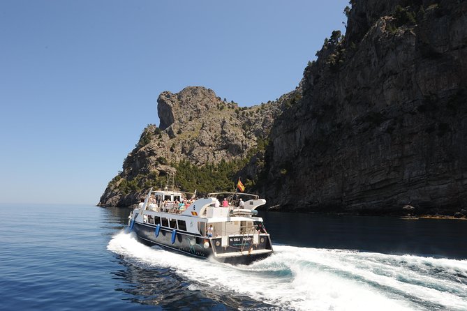 Mallorca in One Day Sightseeing Tour with Boat Ride and Vintage Train - Port de Sóller and the crowded tram