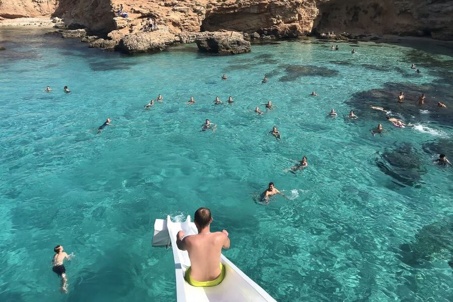 Malta: Gozo, Comino & Blue Lagoon Cruise - swim & sightsee - The return route past Crystal Lagoon and St. Mary’s Tower