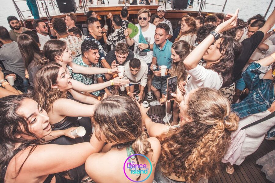 Malta: Sailboat Party with an Open Bar, Snack, and Swimming - Should you book this Malta boat party?