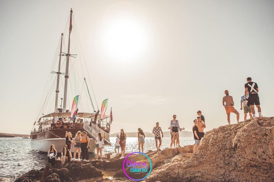 Malta: Sailboat Party with an Open Bar, Snack, and Swimming - Timing, cancellations, and what to bring