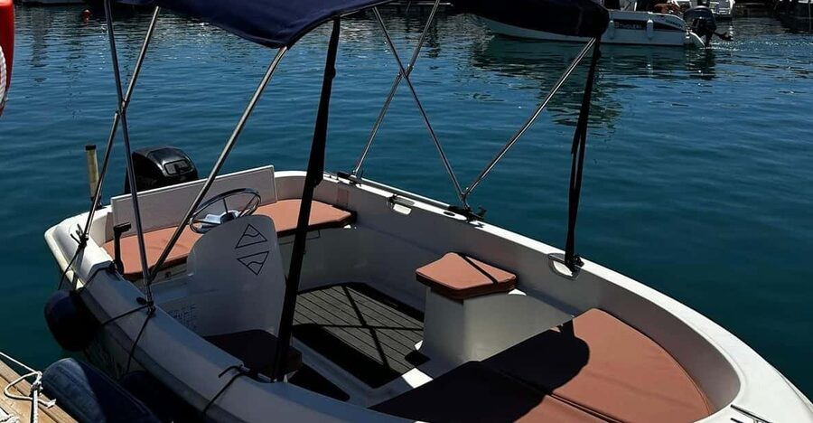 Marbella: Puerto Banús Boat Rental with No License Needed - Key points to know before you book