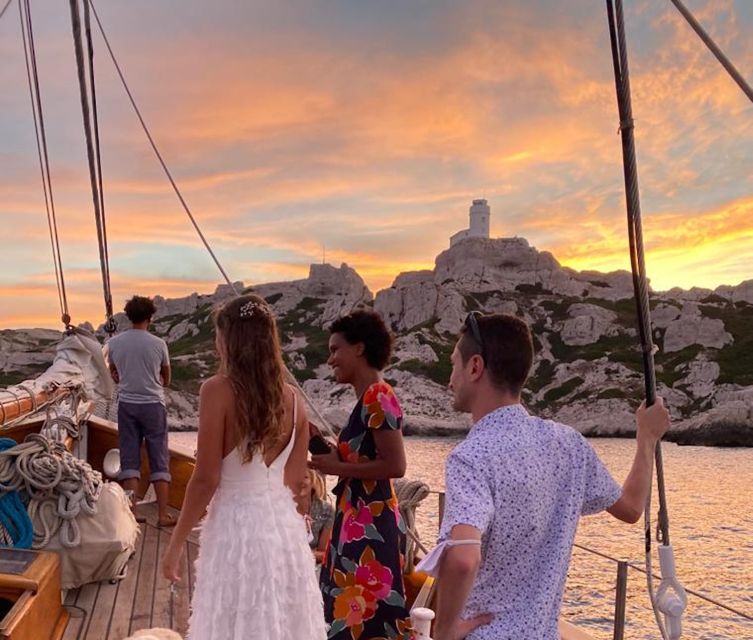 Marseille: Frioul Islands Sunset Cruise with Cocktail Dinner - Leaving the Old Port at Pier 2