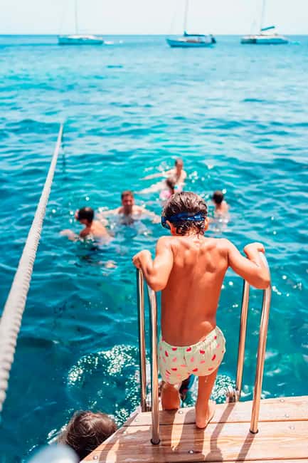 Menorca: Coves and Beaches Boat Trip w/ optional Paella - A cruise built around scenery, not solitude
