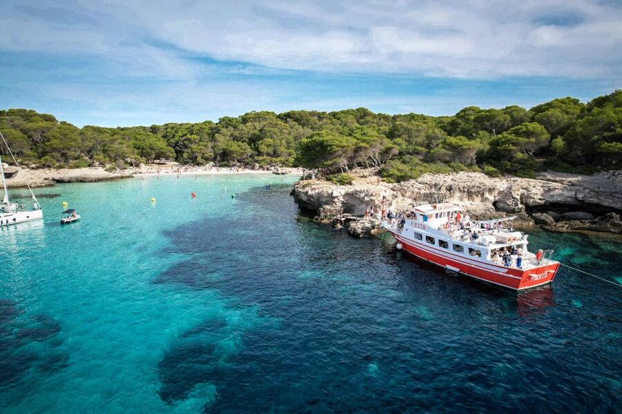 Menorca: Full-Day Boat Tour with Paella Lunch - Who should book this excursion?